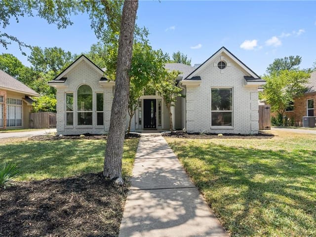 3031 Sesbania Dr