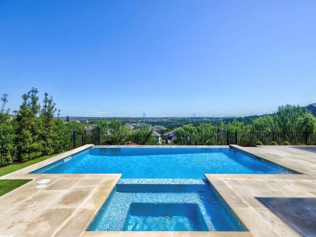 304 Ashburn CV