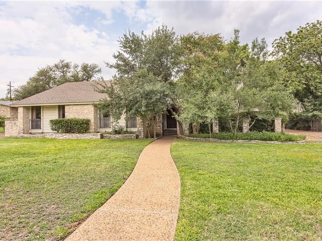 304 Blueridge Trl