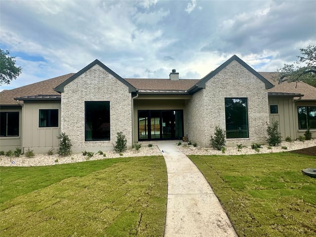 304 Comet - property photo 1 - Luxury home in Lakeway Sec 02, Lakeway, TX