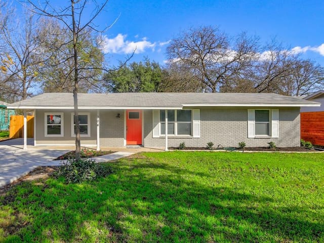 304 E FAWNRIDGE Dr