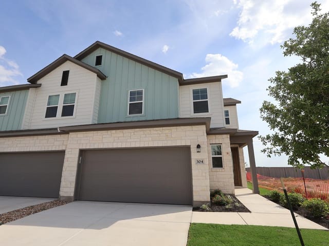 304 Emerie WAY