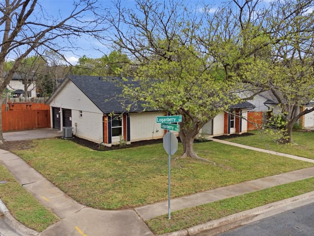 304 Loganberry Ct
