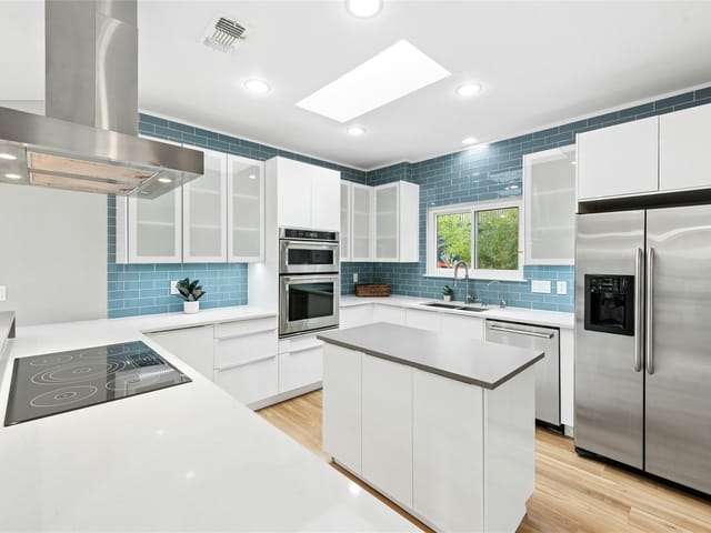 304 Palos Verdes Dr