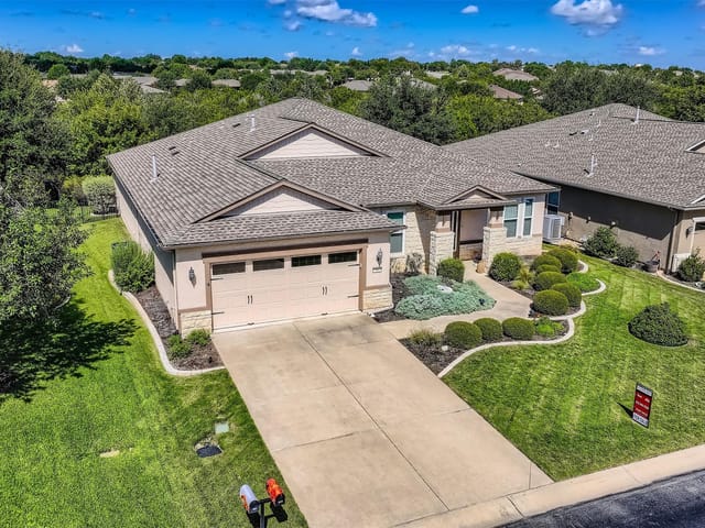 304 Pipe Creek Ln