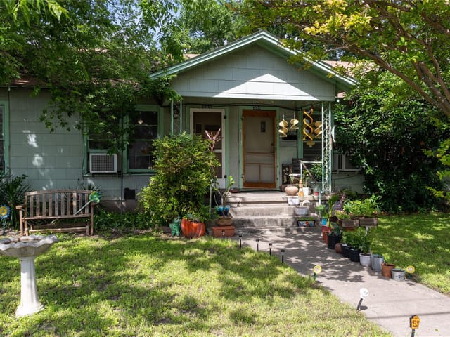304 S Walnut St Unit #A, B, & C