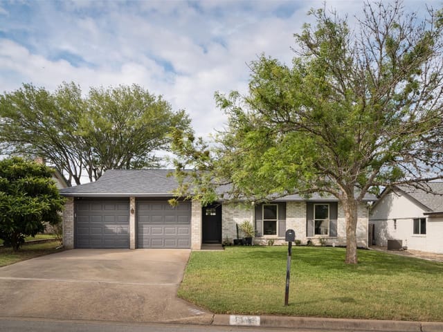 304 Skyloop DR