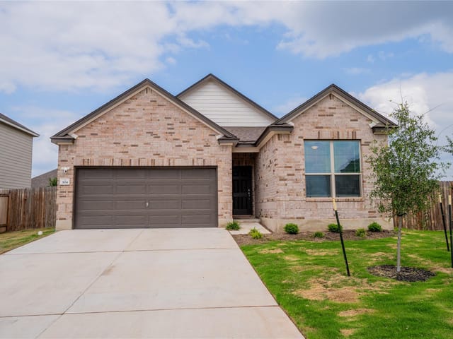 304 Summit DR
