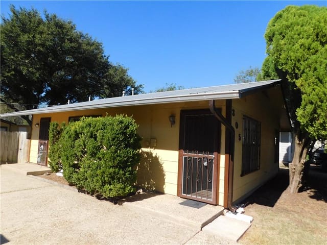 305 Blackson Ave