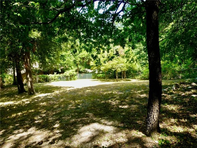 305 Cedarbrook Ct