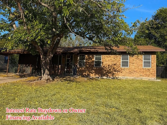 305 Highland DR