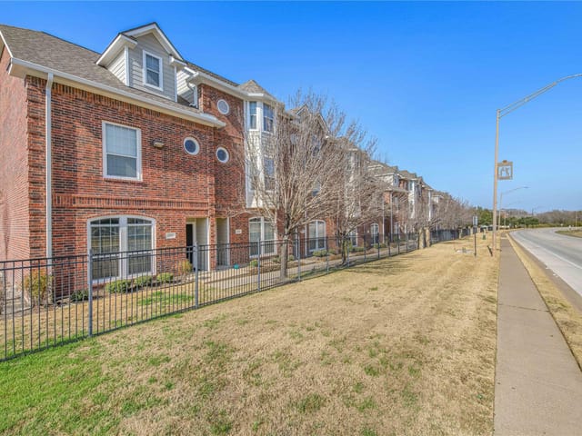 305 Holleman Dr E Unit #102