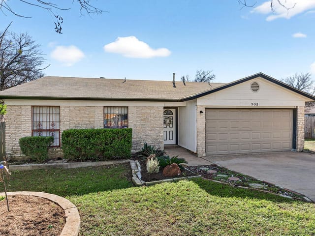 305 Holliday CT