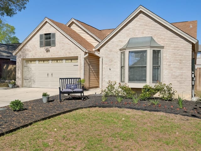 305 Hornbean Ln