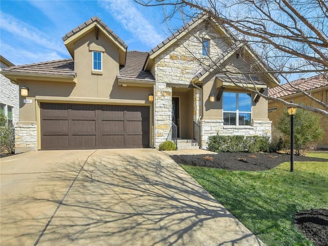 305 Maxwell WAY