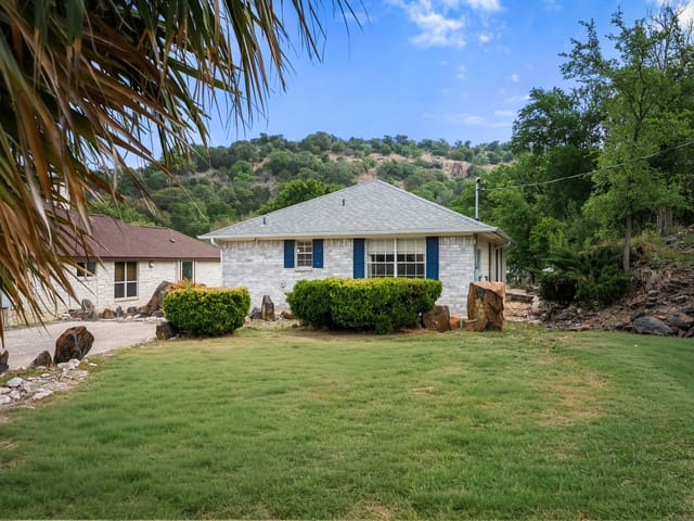 305 Mountain View