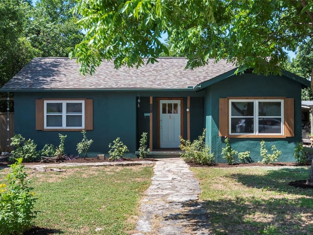 305 Nelray Blvd