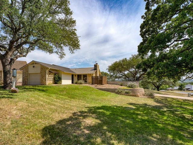 305 Onyx DR