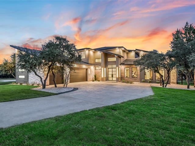 305 Shady Tree Dr