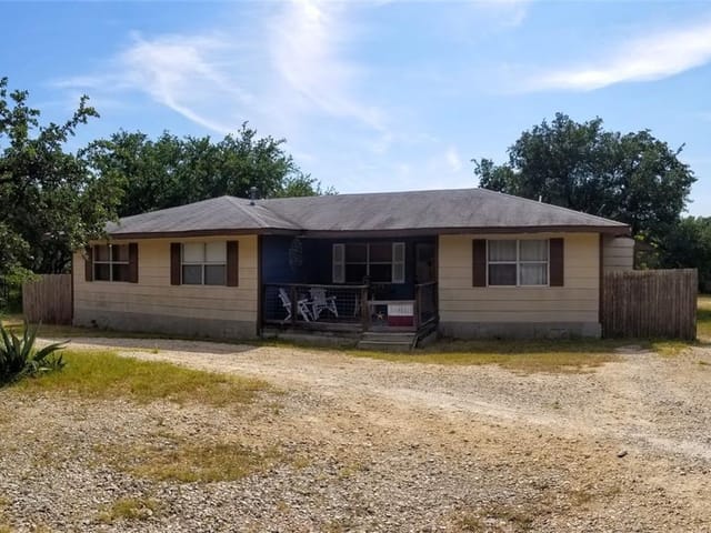 305 Spring Grove DR