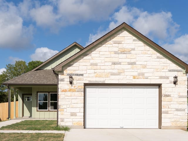 305 String Prairie Way