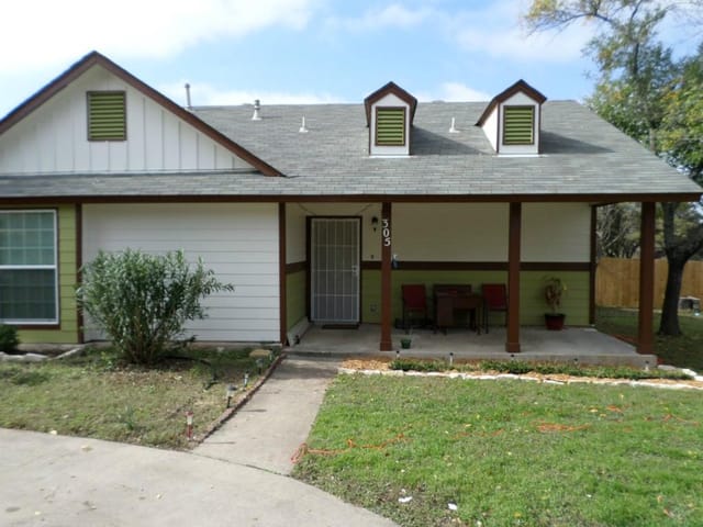 305 W Garrett Run