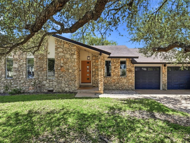305 Whitetail Dr