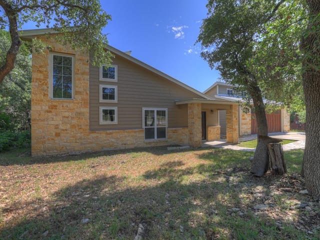 3055 Lakeview DR