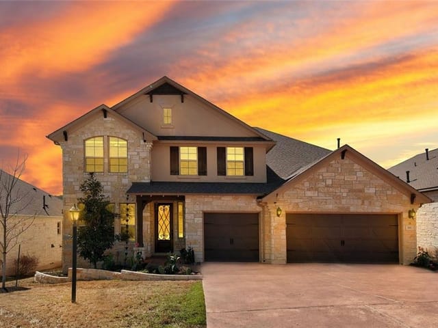 306 Highland Village DR