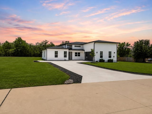 307 Chisholm TRL
