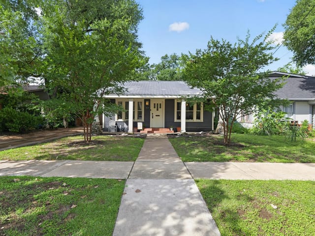 307 E 35th ST Unit #A