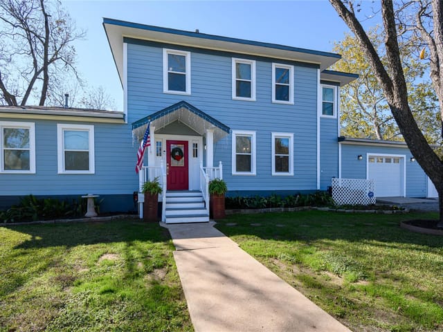 307 E Walnut DR