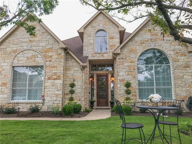307 Hensley Dr