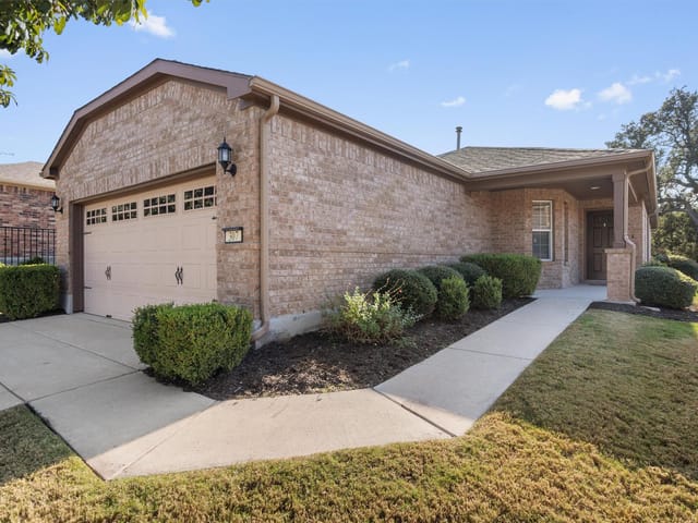 307 Kickapoo Creek LN