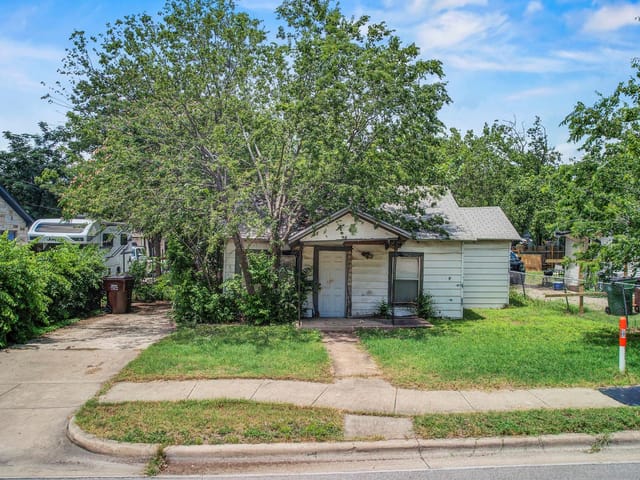 308 E Austin Ave