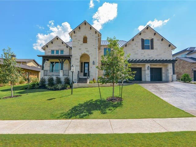 310 Bisset Ct