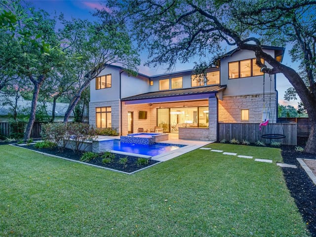 310 Reveille RD