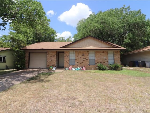 310 Tilbury Ln