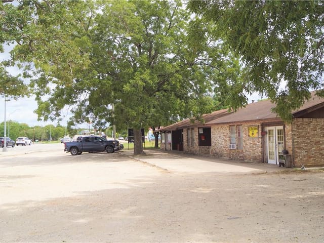 310 W Highway 290 Unit #A & D