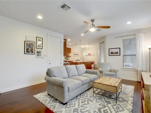 3100 Corbin Ln