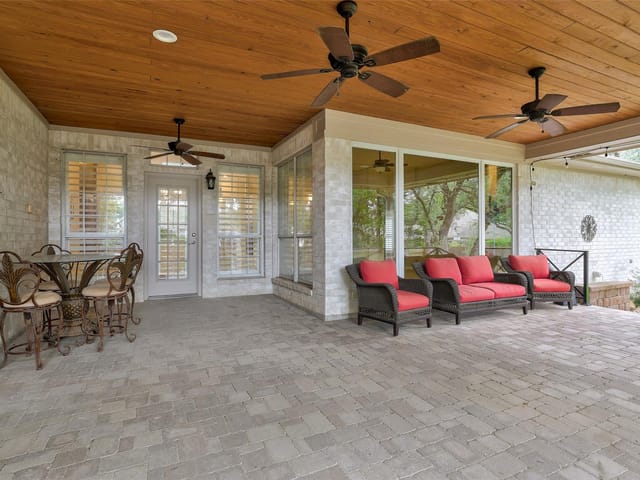 31000 Clearwater Ct