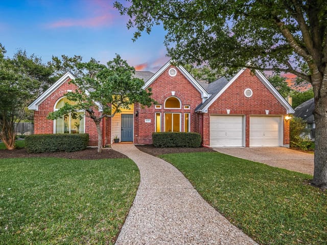 3101 Barton Point DR