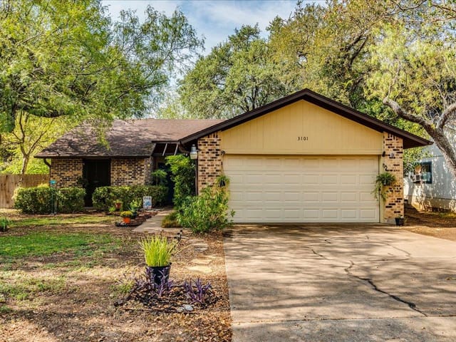 3101 Evanston LN