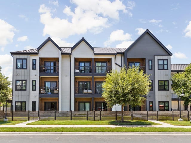 3101 Govalle Ave Unit #106