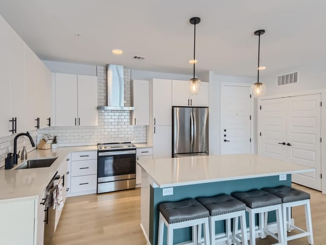 3101 Govalle Ave Unit #204
