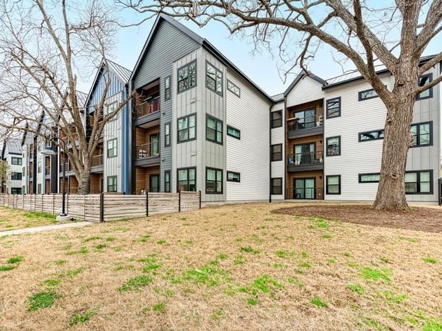 3101 Govalle Ave Unit #206