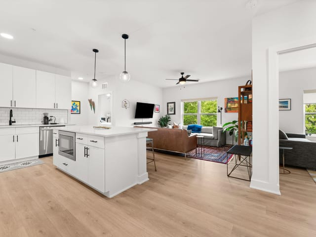 3101 Govalle Ave Unit #215