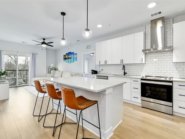 3101 Govalle Ave Unit #301