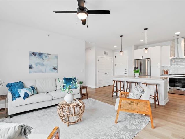 3101 Govalle Ave Unit #303