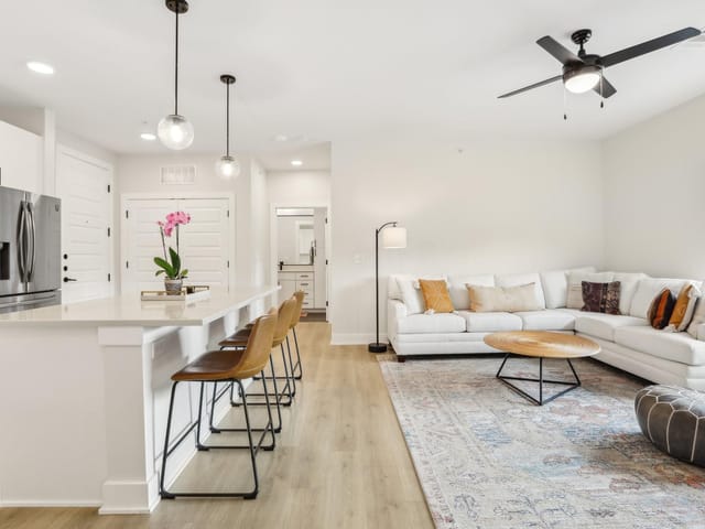 3101 Govalle Ave Unit #304